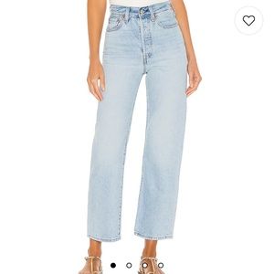 🛑SOLD🛑 Levi’s 501 Ribcage Straight 26 in Lightwash